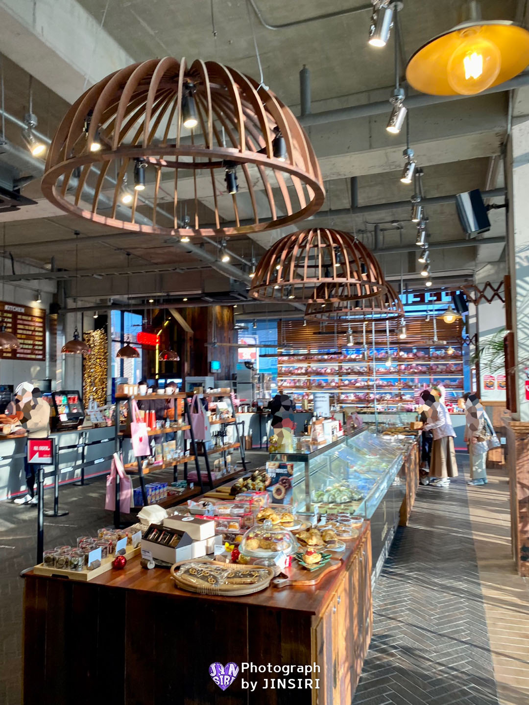 ๋ ๋ํ์ดํ ๋ฒ ์ด์ปค๋ฆฌ