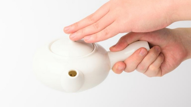 뜨거운 차 한 잔 마시기 (생강차, 유자차, 꿀차 추천!)