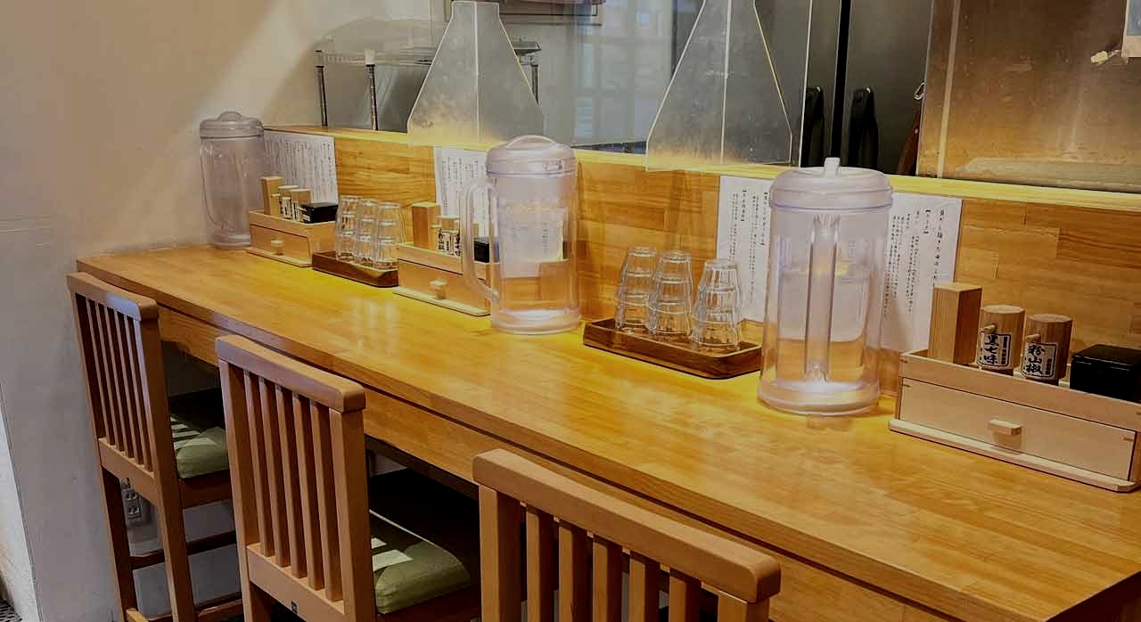 혼자서 식사하기 좋은 다찌 좌석과 테이블 좌석이 마련되어 있다. [ⓒ인스타그램 kaidashimen_k]