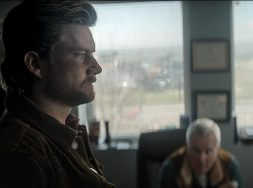 제이크 웨어리 (엘비스 스완 역)