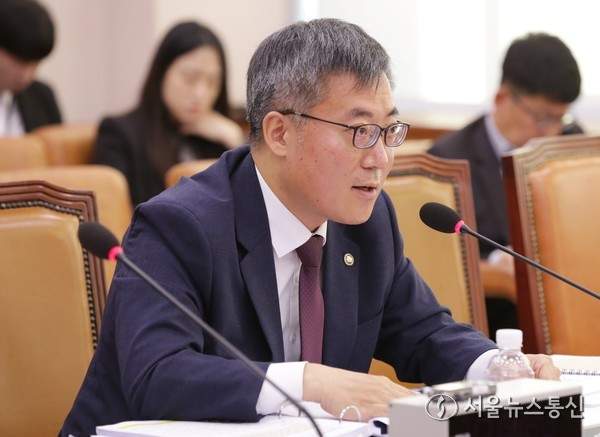 김석우 법무부차관 프로필