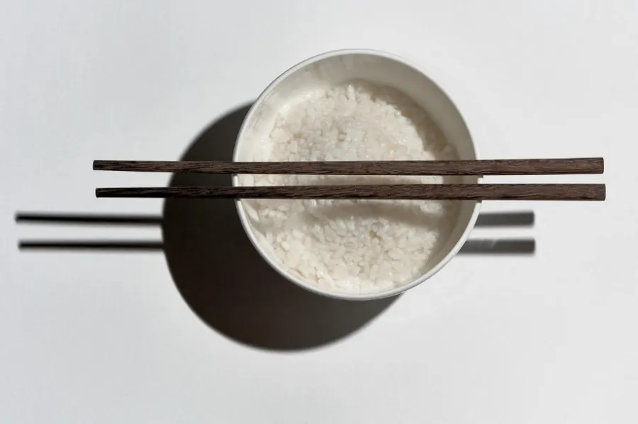 착색이나 냄새 밴 반찬통 청소하는 법 - 8