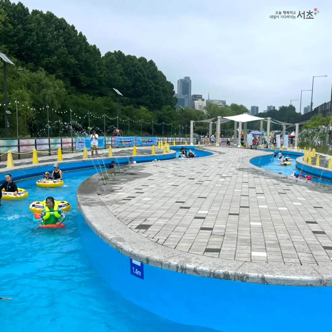 서초-무료-물놀이장-양재천-야외-수영장-유수풀-노는-아이들