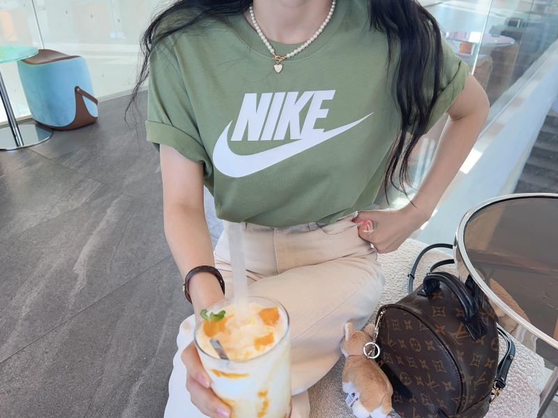 나이키 남녀공용 반팔 티셔츠 (3컬러)