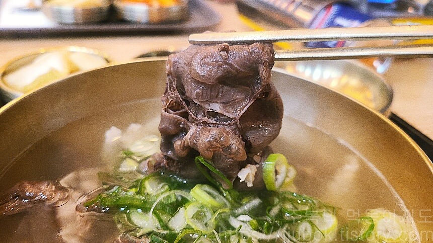 진주옥-곰탕-고기