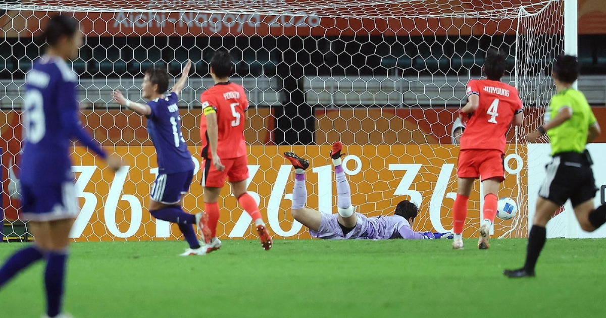 여자 축구 일본에 패배