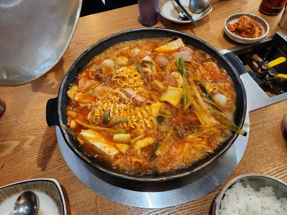 은평뉴타운-구파발-맛집-은평롯데몰-오뎅식당-부대찌개-푸짐한-음식