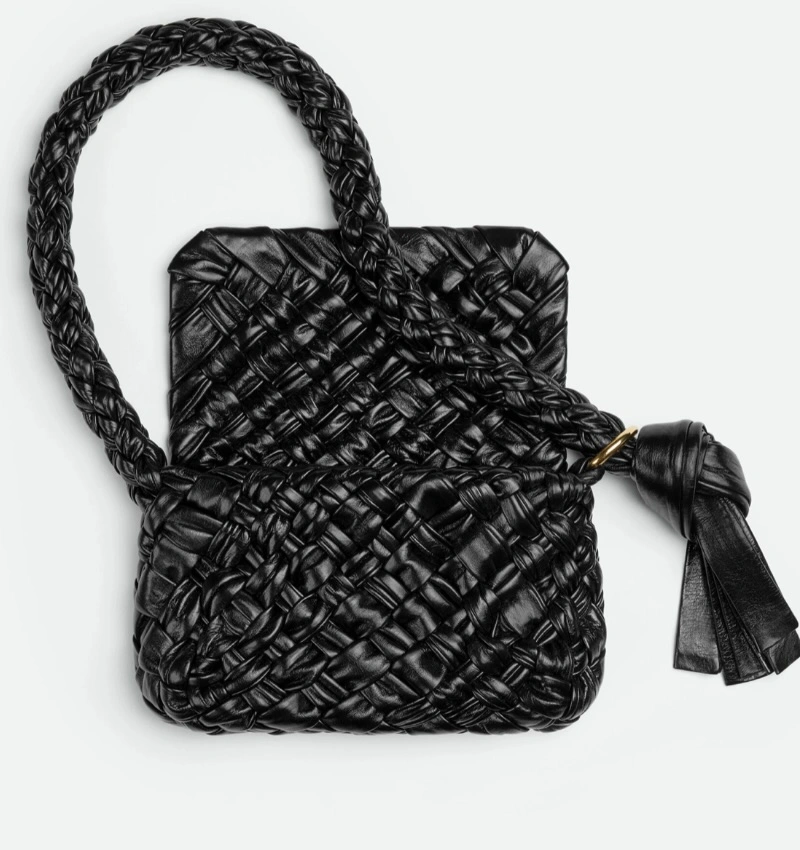 이영애 보테가, 이영애 보테가 베네타, 이영애 보테가 베네타 안디아모, 이영애 보테가 베네타 씨타백, 이영애 보테가 베네타 캄파나백, 보테가 베네타 가방, 보테가 베네타 스웨이드 백, 조용한 럭셔리 패션, 조용한 럭셔리 스타일, 4050 명품룩, 50대 명품 패션, 미니멀 명품백, 2025 가을 가방, 2025 패션 트렌드