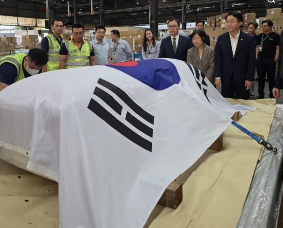 이해찬 전 총리 시신, 인천공항 도착