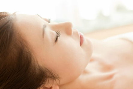 에스테틱 시술을 받았다.