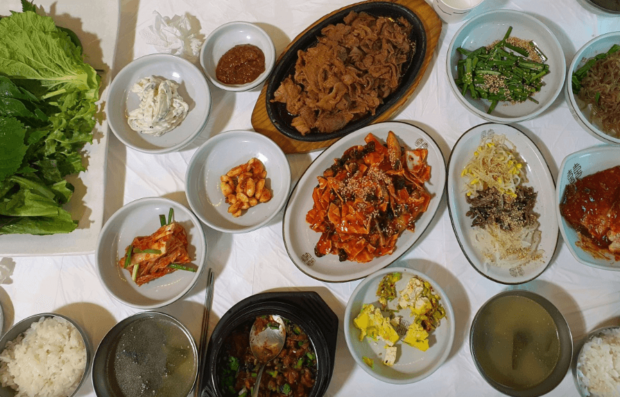 토밥 토요일은 밥이 좋아 우렁이 강된장 쌈밥 경주 맛집