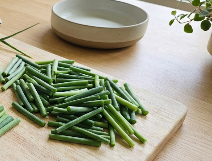 4~5cm 길이로 먹기 좋게 썰어 둔 마늘쫑
