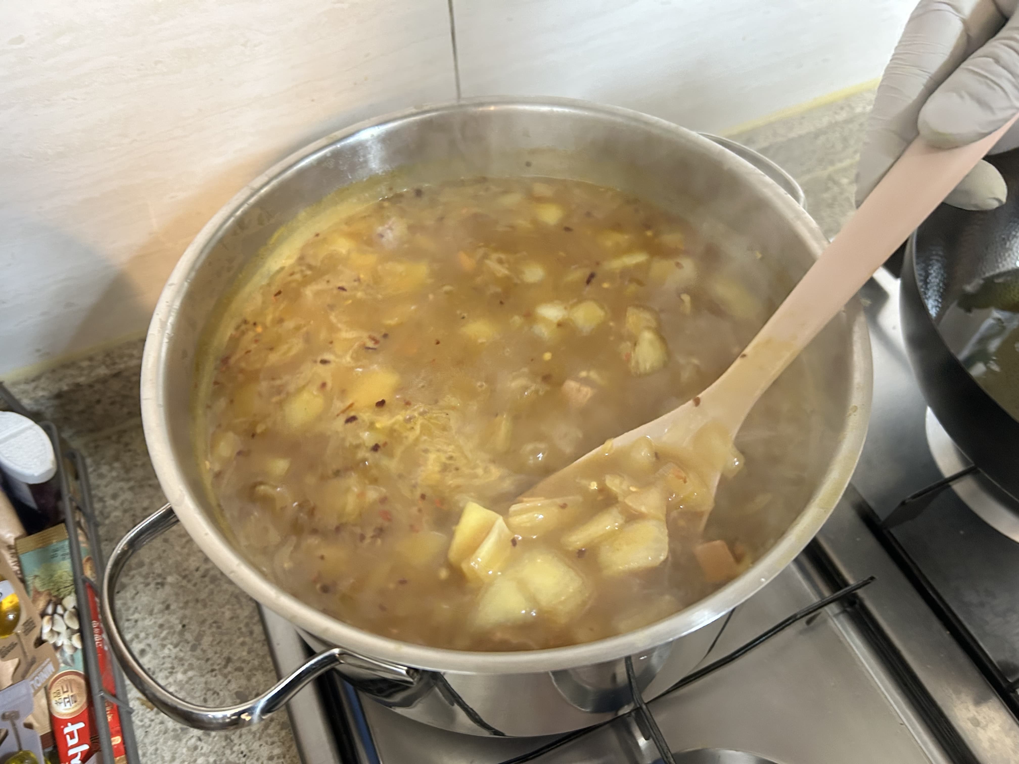 [chef&amp;#44; Daddy] 채수로 끓여 감칠맛 두 배! 스팸 카레 만드는 법 (돈까스 토핑까지)