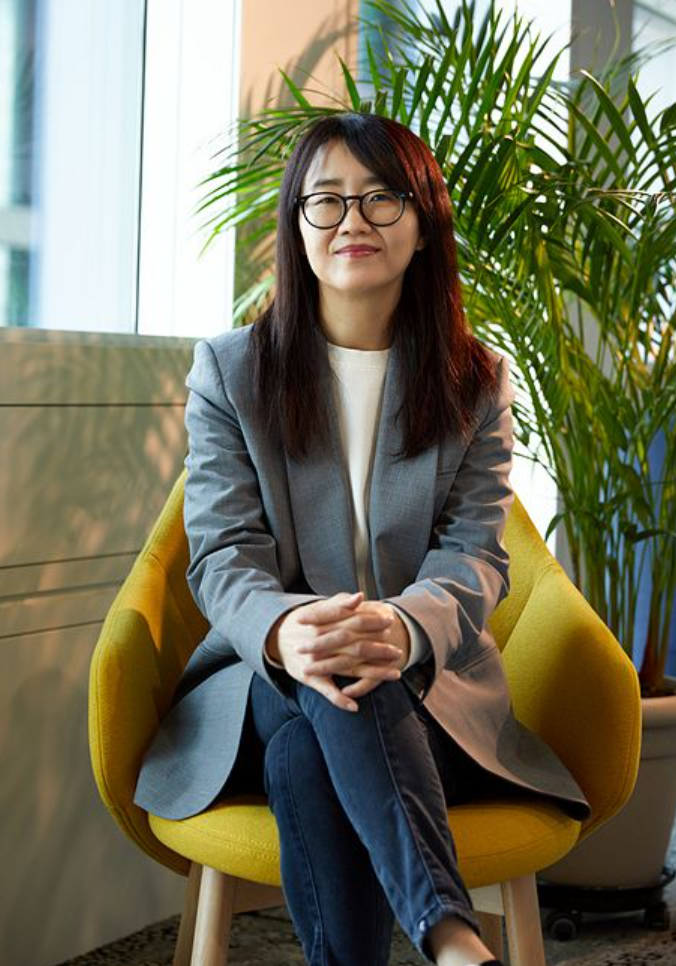 김은희 작가 나이 프로필 결혼 남편 장항준 작품 과거 댄서 킹덤