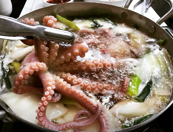 생방송투데이 박속낙지탕 산낙지회 소라무침 외국인의밥상 오스틴 대전 유성구 박속낙지탕