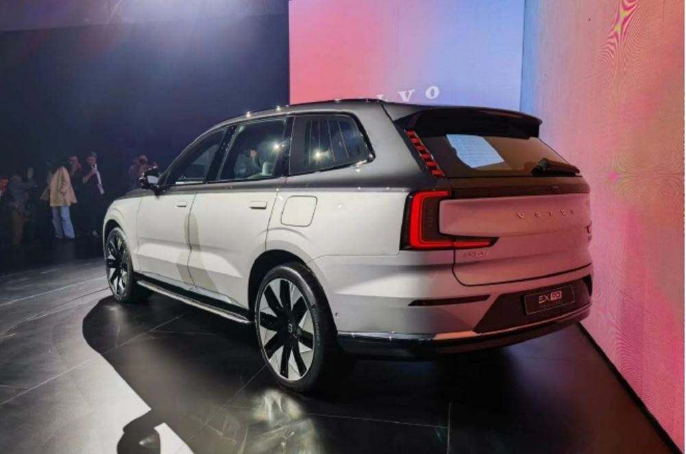 볼보 한정판 플래그십 전기 SUV 'EX90 엑설런스 (VOLVO EX90 Excellence)'