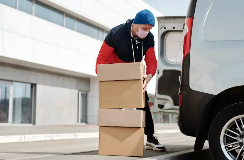 직배 비용 절약하는 방법으로 배송하는 모습