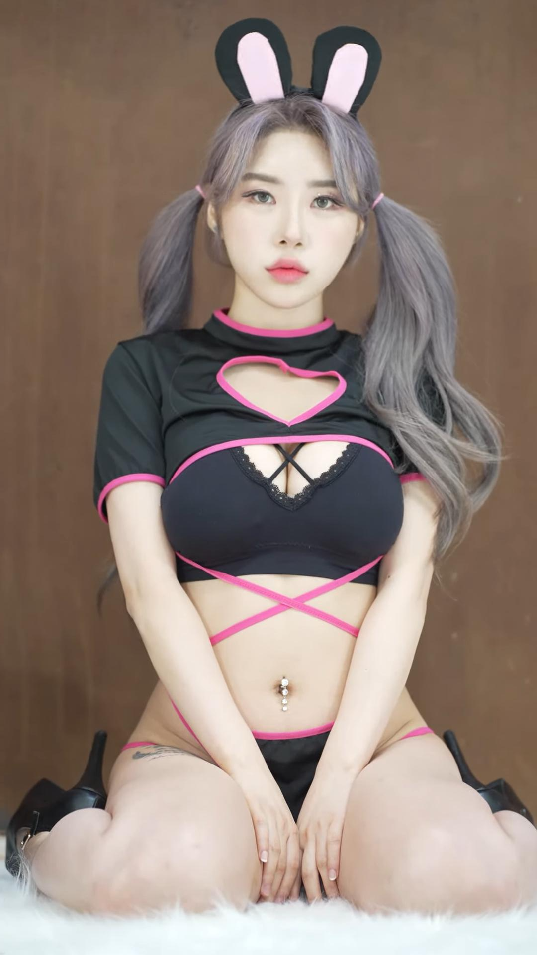 플윗미 맴버 다야 볼륨 넘치는 바니걸 의상
