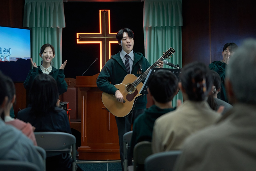 2025 영화 '계시록' 감상평 - 신념과 광기의 충돌, 기대할 만한 작품일까?