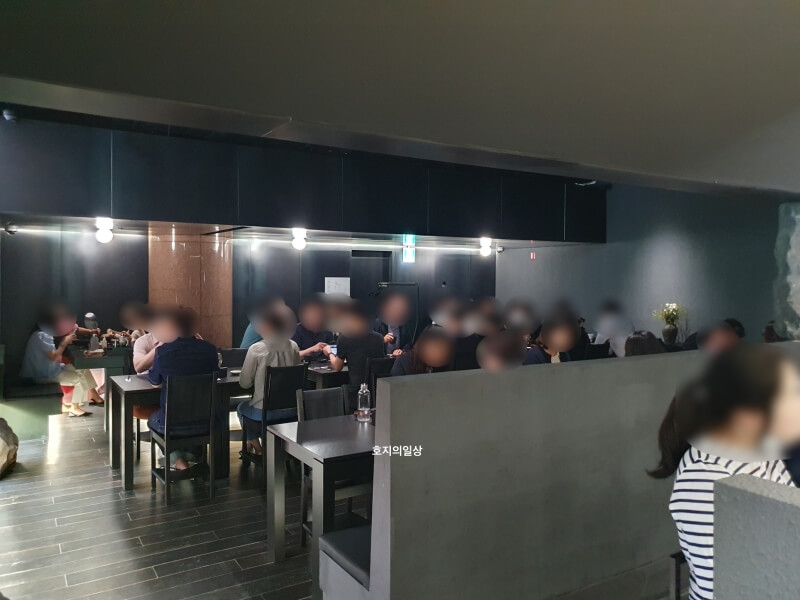 강남역 맛집 오제제 돈카츠&자루 우동 맛집 - 홀 좌석