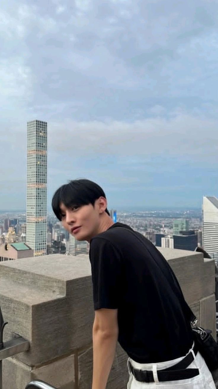 워너원 윤지성 나이 리더 직업 근황 프로필 몸무게 키 반려견 학력 MBTI