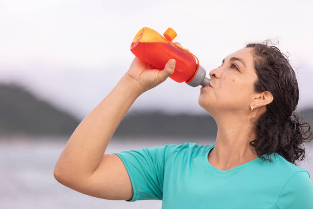 러닝 후 물 마시기 Vs 이온음료 마시기 뭐가 더 좋을까