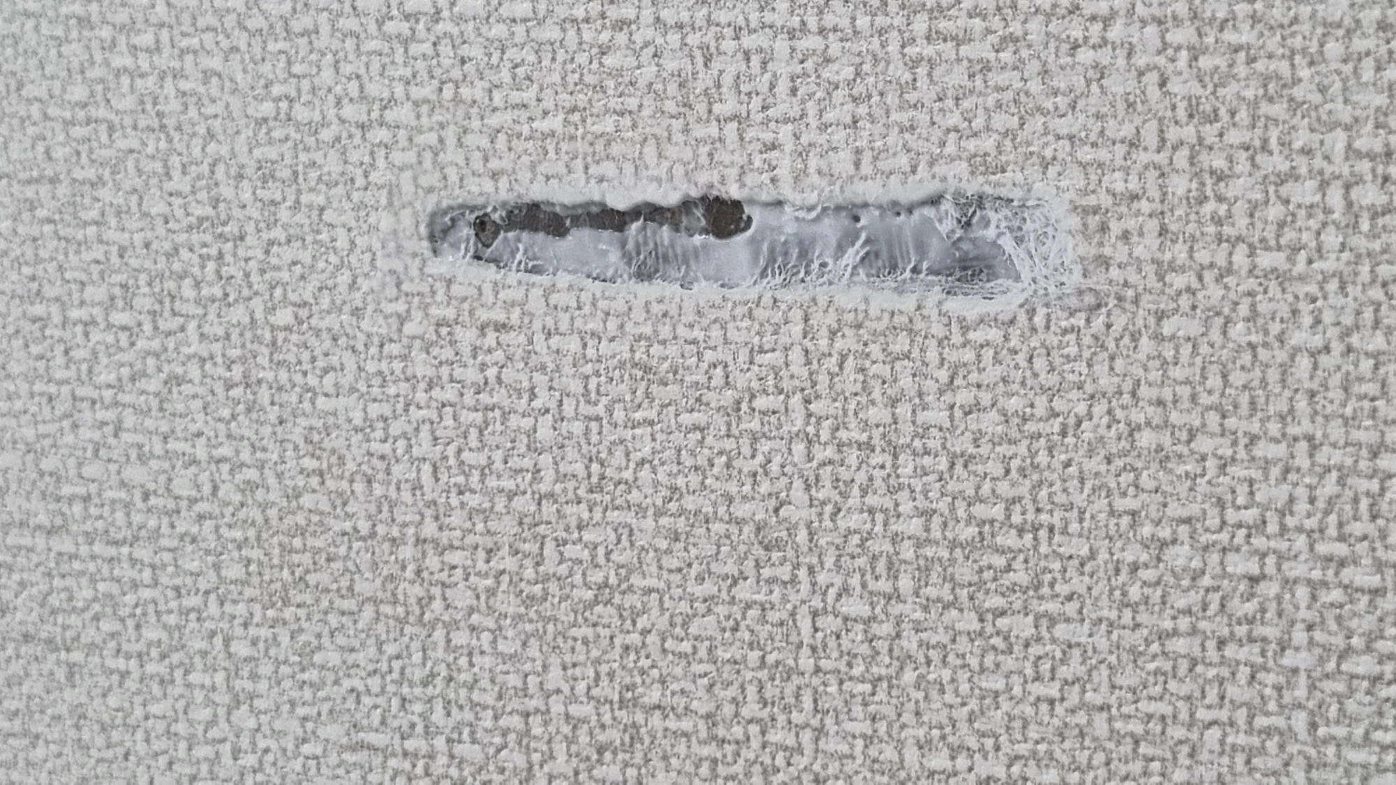 본드 바른 모습