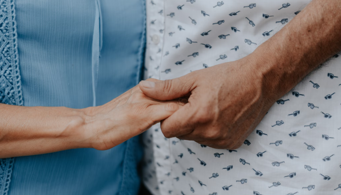 암 환자의 경제적 부담 관련 이미지