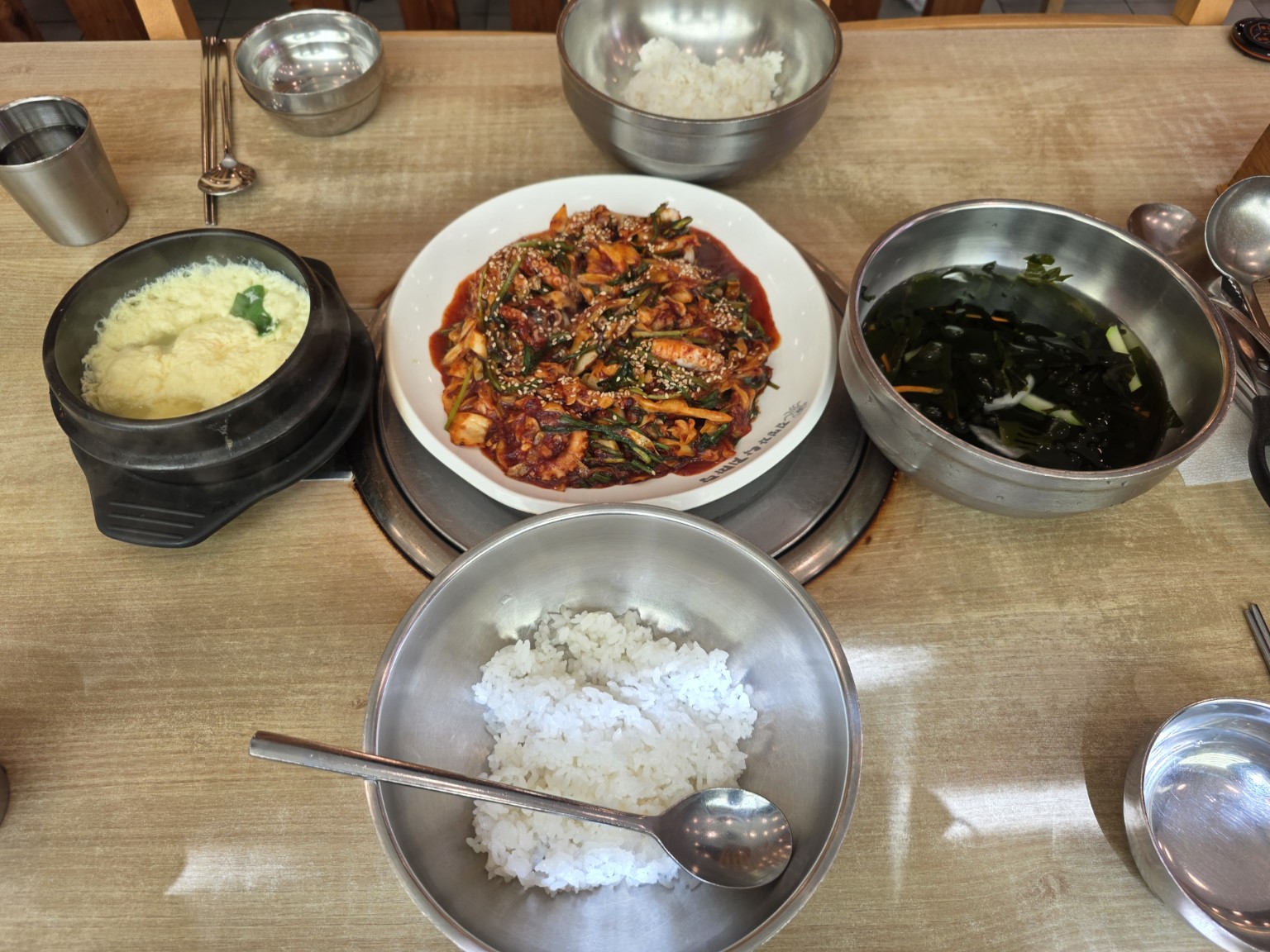 김명자낙지마당 본점 낙지볶음 계란찜 미역냉국 한상