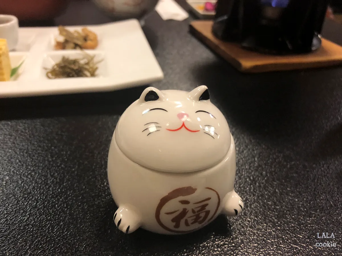 후쿠오카-유후인-료칸-야마다야-조식-고양이-모양-식기