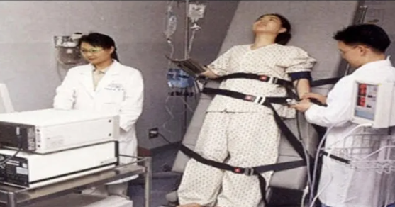 기립경 검사 하는 사람