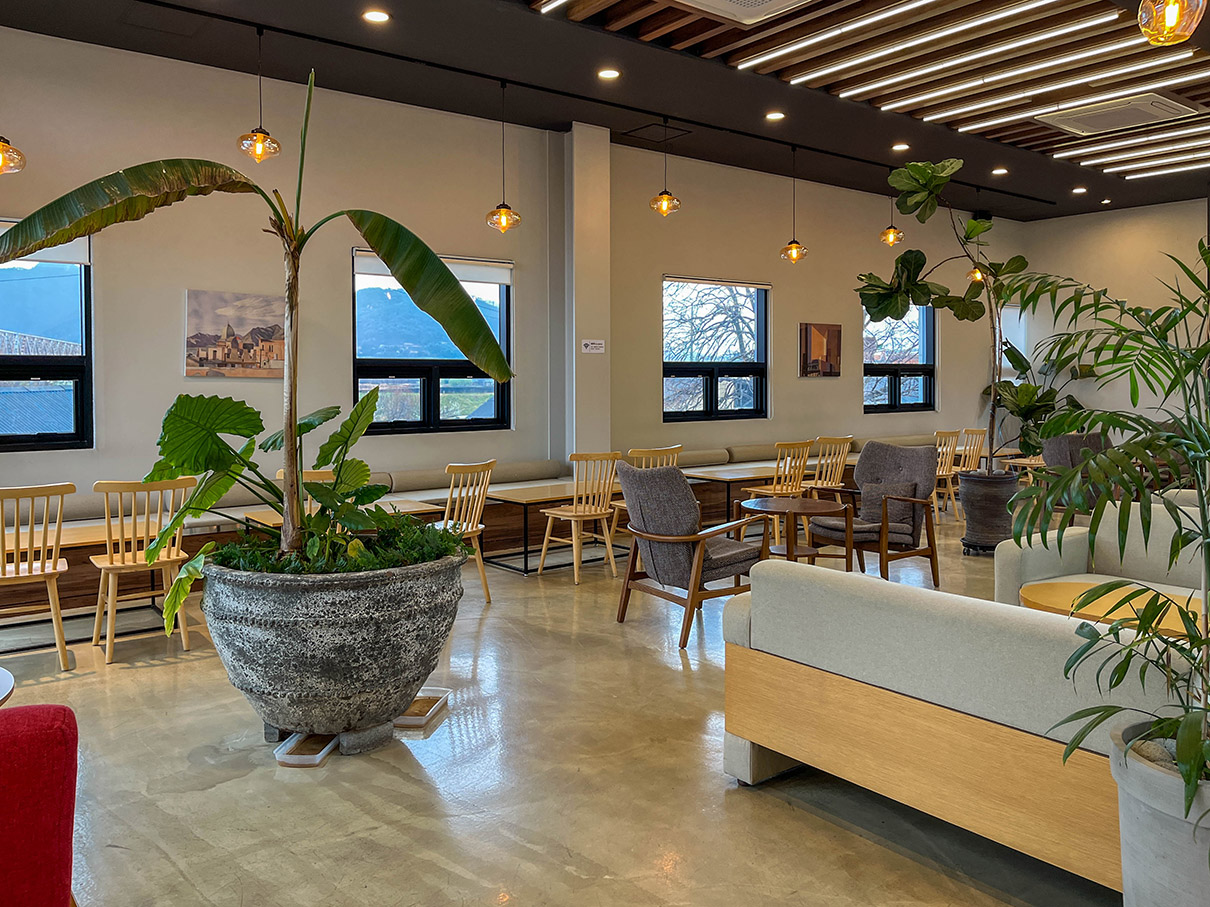 어셈블커피로스터즈 2층