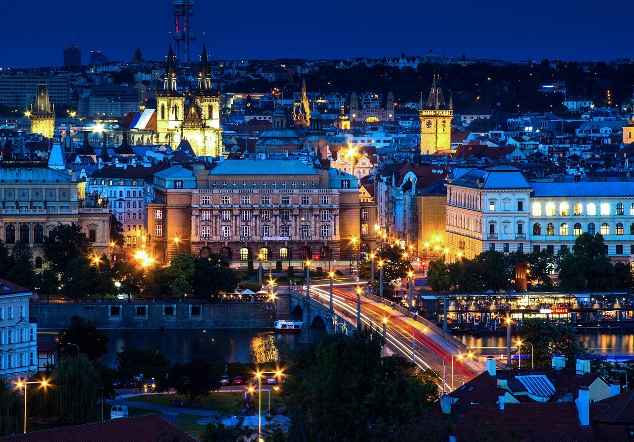 체코 프라하(Praha) 야경 도시 사진