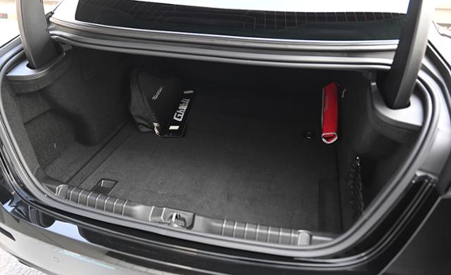 [시승기] 전동화 시대를 앞둔 마세라티의 선택 – 마세라티 기블리 GT 하이브리드