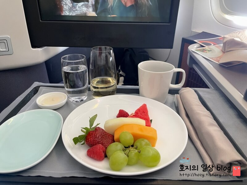 캐세이퍼시픽 비즈니스석 조식 과일 디저트