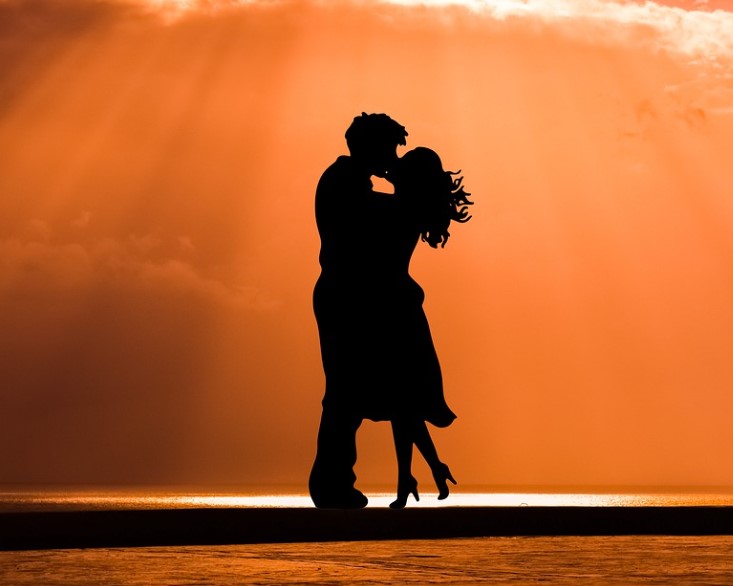 성년의날-선물-키스