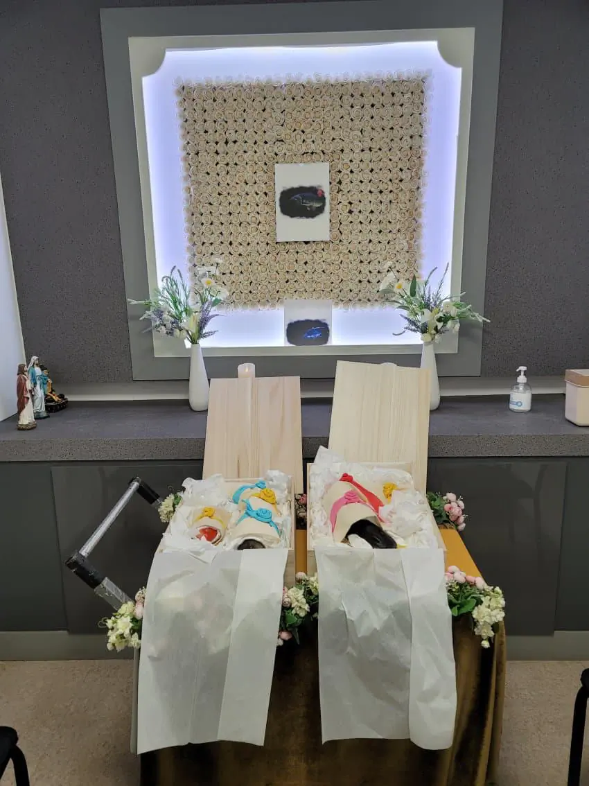 어항 터진 사건, 물고기 장례식 치러 줌