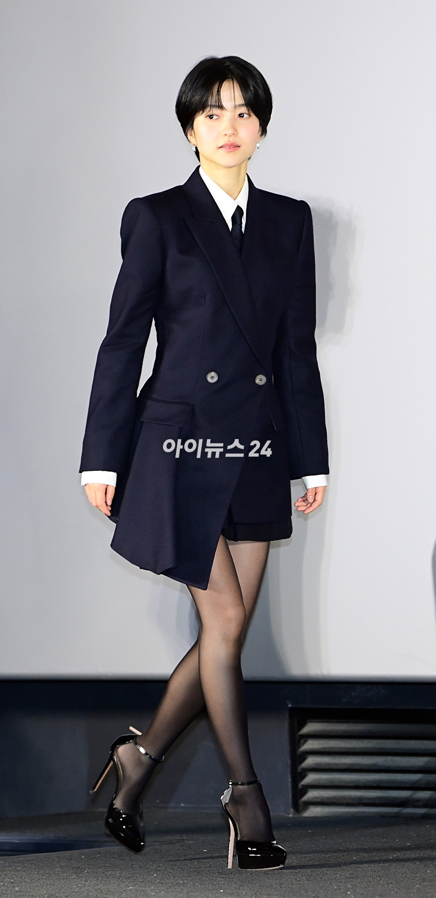 배우 김태리가 3일 오후 서울 CGV용산아이파크몰에서 열린 영화 '외계인 2부'(감독 최동훈) 언론시사회에 참석하고 있다. [사진=정소희 기자]