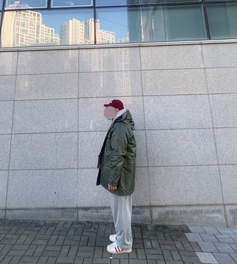 데일리룩('25.12.26.)로스코 N-3B 패딩 스노클 파카, 윅 NEWYORK USA 워싱 빈티지볼캡, 토피 후드티 집업, 토피 벌룬 와이드팬츠, 아디다스 슈퍼스타 82 레드