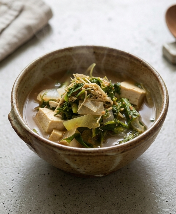 제철 냉이와 두부가 푸짐하게 들어간 구수한 냉이 된장국