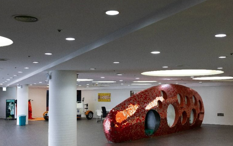 공룡 뼈대 형상화한 경관 램프 탐험하는 공룡의 숲