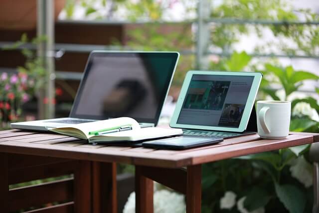 디지털 교과서 도입&amp;#44; 종이 교과서를 넘어 새로운 학습의 길로 📚💻