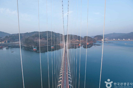 예당호 출렁다리