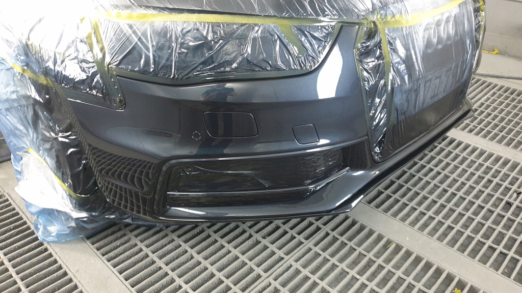 자동차 범퍼수리 - 사고부위 도색 완료