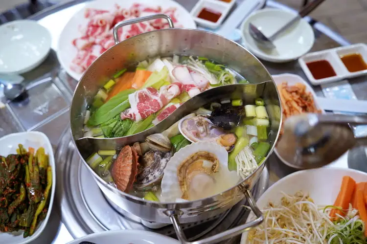 관자, 차돌박이, 전복을 하나로 키조개 삼합 연 매출 60억 정지복 갑부 맛있는 식당 보령 대천해수욕장 맛집 서민갑부 388회 방송 정보