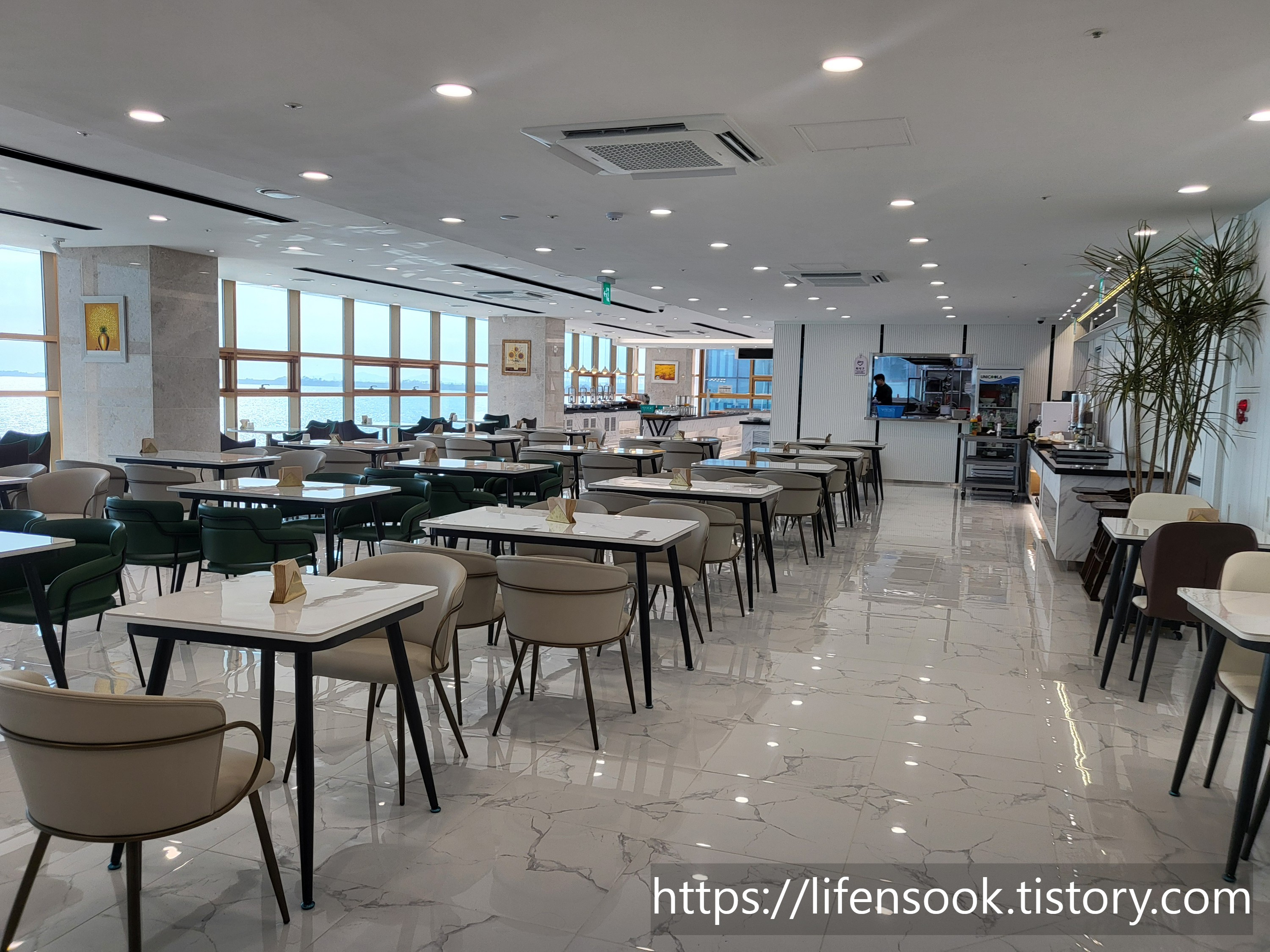 웨이브엠 호텔 웨스트 뷔페 레스토랑 1