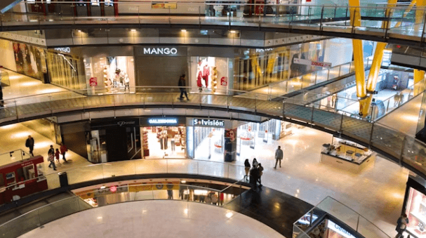 쇼핑몰 하나로 여행 끝내는 &amp;#39;몰케이션&amp;#39; 추천지