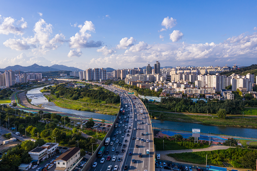 제로웨이스트는 환경보호뿐만 아니라 자원 절약과 미래세대를 위한 향후 지속 가능한 사회 구축에 기여합니다.