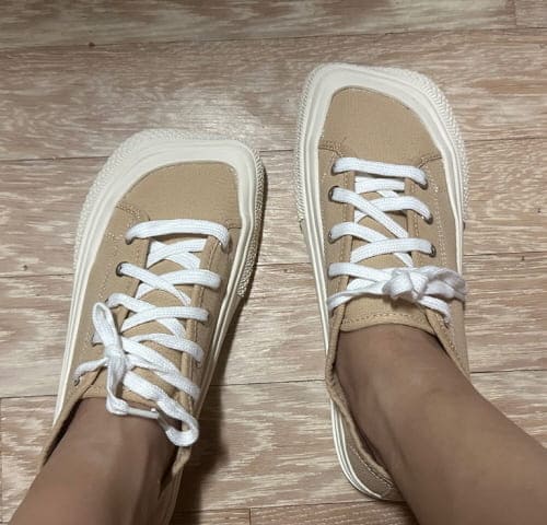 앞코사각스니커즈착샷