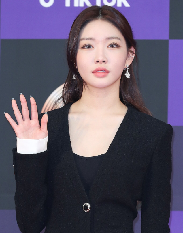 청하 (CHUNG HA) Salty (with 선미)